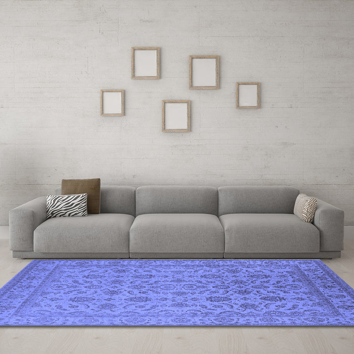 Machine Washable Oriental Blue Traditional Rug in a Living Room, wshurb1345blu