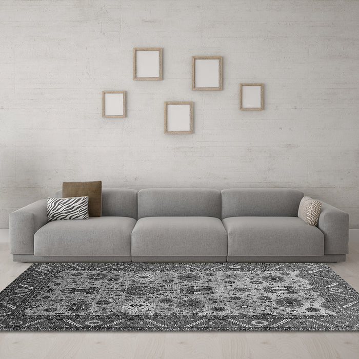 Machine Washable Oriental Gray Industrial Rug in a Living Room,, wshurb1350gry