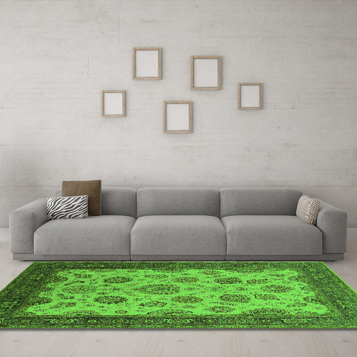 Machine Washable Oriental Green Traditional Area Rugs in a Living Room,, wshurb1351grn