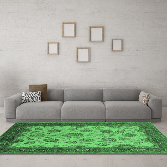 Machine Washable Oriental Emerald Green Traditional Area Rugs in a Living Room,, wshurb1351emgrn