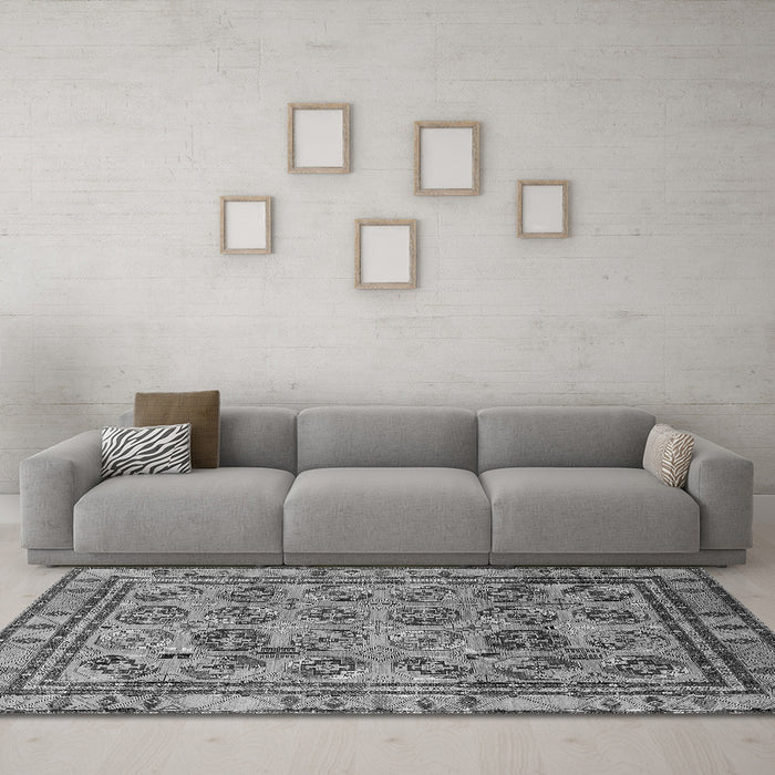 Machine Washable Oriental Gray Traditional Rug in a Living Room,, wshurb1352gry