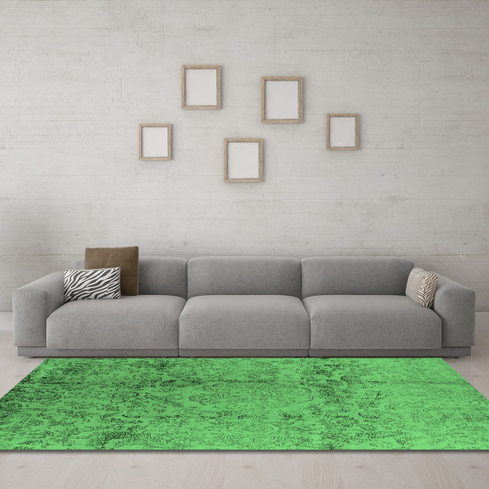 Machine Washable Oriental Emerald Green Industrial Area Rugs in a Living Room,, wshurb1357emgrn