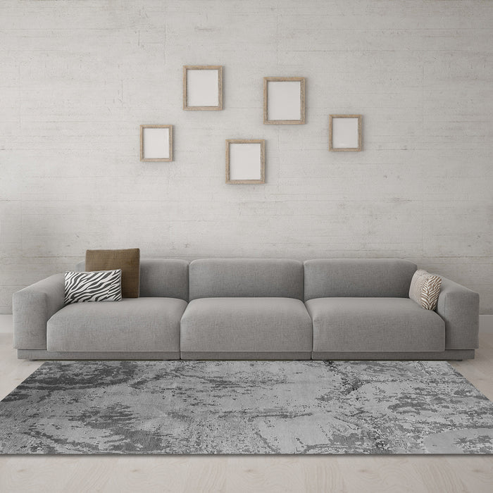 Machine Washable Oriental Gray Industrial Rug in a Living Room,, wshurb1358gry