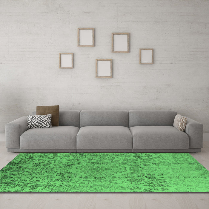 Machine Washable Oriental Emerald Green Industrial Area Rugs in a Living Room,, wshurb1361emgrn