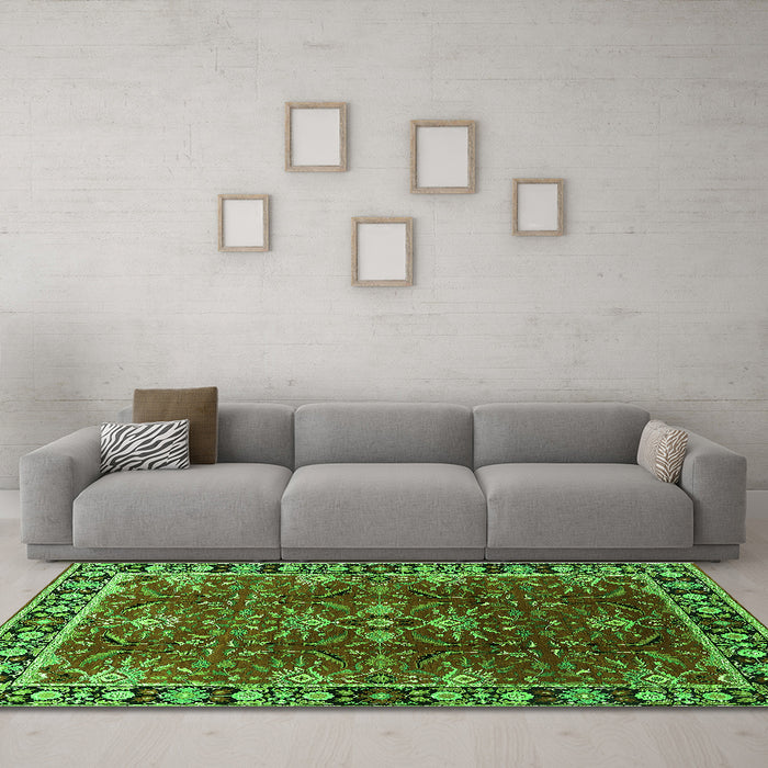 Machine Washable Oriental Green Traditional Area Rugs in a Living Room,, wshurb1363grn