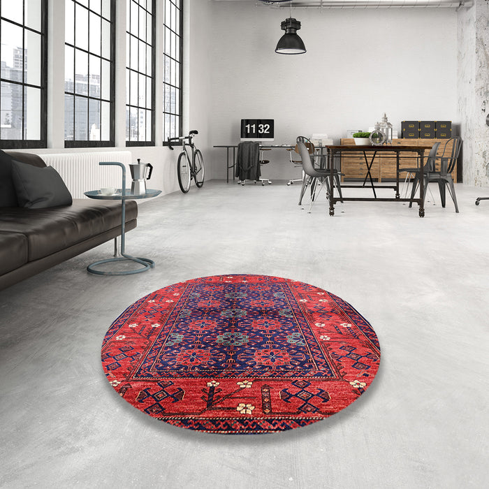 Round Mid-Century Modern Red Oriental Rug in a Office, urb1368