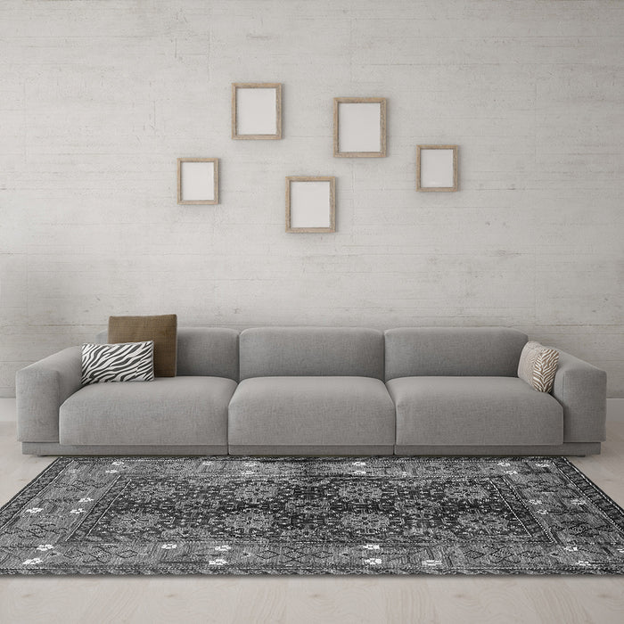 Machine Washable Oriental Gray Industrial Rug in a Living Room,, wshurb1368gry