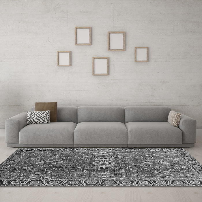 Machine Washable Oriental Gray Traditional Rug in a Living Room,, wshurb1369gry