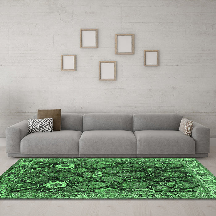 Machine Washable Oriental Emerald Green Traditional Area Rugs in a Living Room,, wshurb1374emgrn