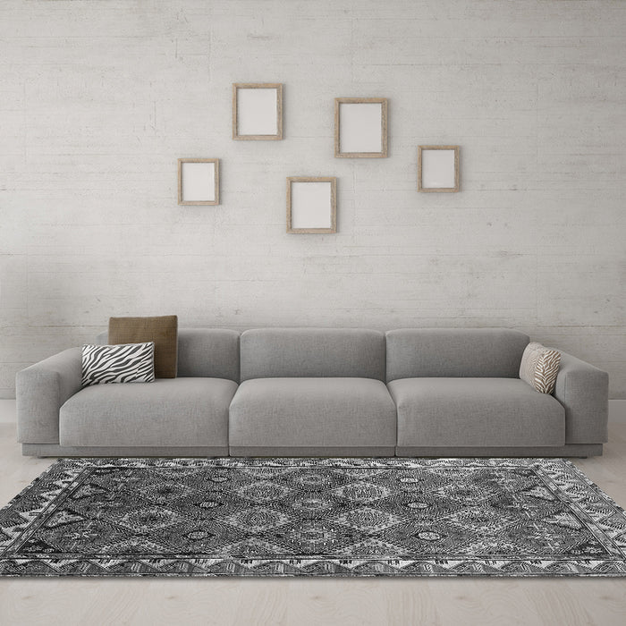 Machine Washable Oriental Gray Industrial Rug in a Living Room,, wshurb1375gry