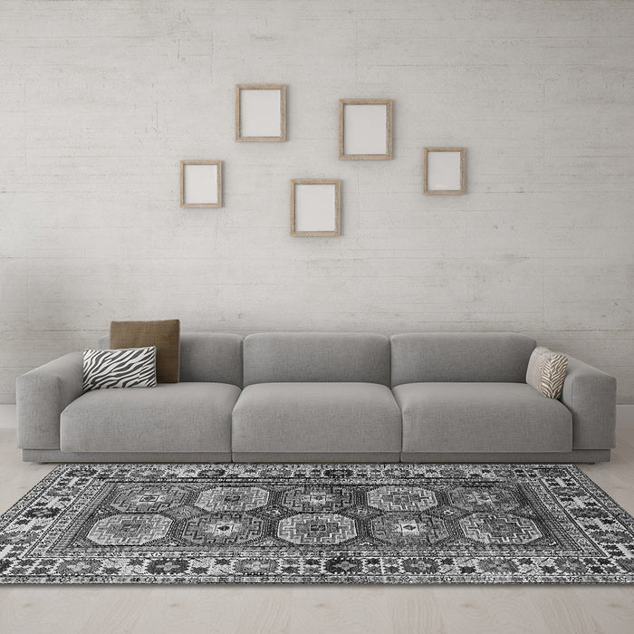 Machine Washable Oriental Gray Industrial Rug in a Living Room,, wshurb1376gry