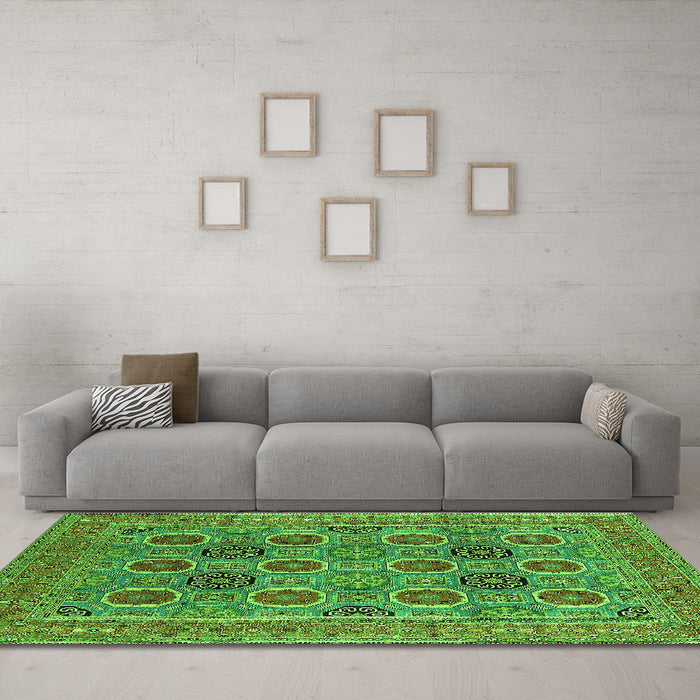 Machine Washable Oriental Green Traditional Area Rugs in a Living Room,, wshurb1378grn