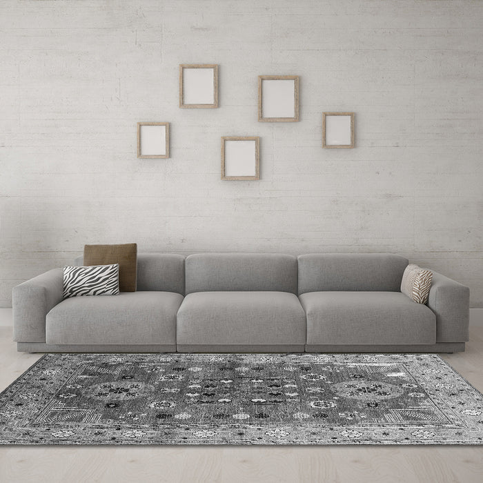 Machine Washable Oriental Gray Industrial Rug in a Living Room,, wshurb1380gry
