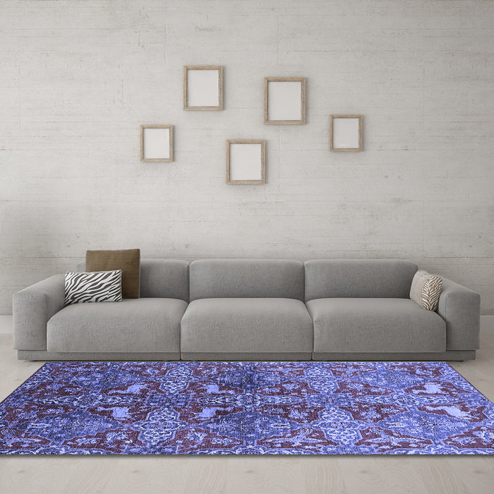 Machine Washable Oriental Blue Industrial Rug in a Living Room, wshurb1381blu
