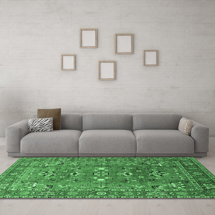Machine Washable Oriental Emerald Green Industrial Area Rugs in a Living Room,, wshurb1383emgrn