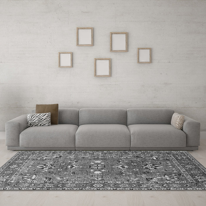 Machine Washable Oriental Gray Industrial Rug in a Living Room,, wshurb1383gry