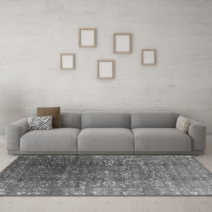 Machine Washable Oriental Gray Industrial Rug in a Living Room,, wshurb1385gry