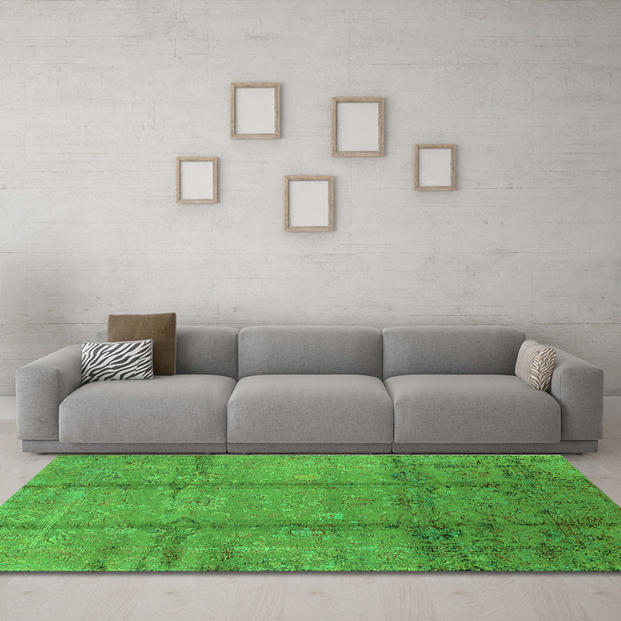 Machine Washable Oriental Green Industrial Area Rugs in a Living Room,, wshurb1388grn