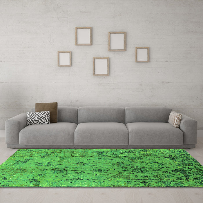 Machine Washable Oriental Green Industrial Area Rugs in a Living Room,, wshurb1395grn