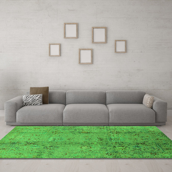 Machine Washable Oriental Green Industrial Area Rugs in a Living Room,, wshurb1396grn