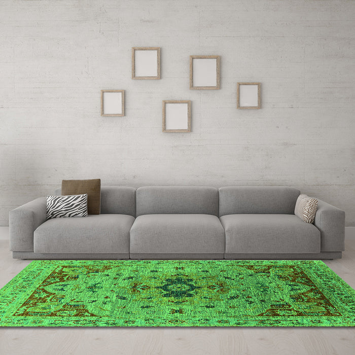 Machine Washable Oriental Green Industrial Area Rugs in a Living Room,, wshurb1397grn