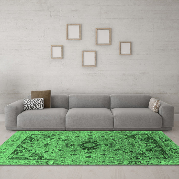 Machine Washable Oriental Emerald Green Industrial Area Rugs in a Living Room,, wshurb1397emgrn