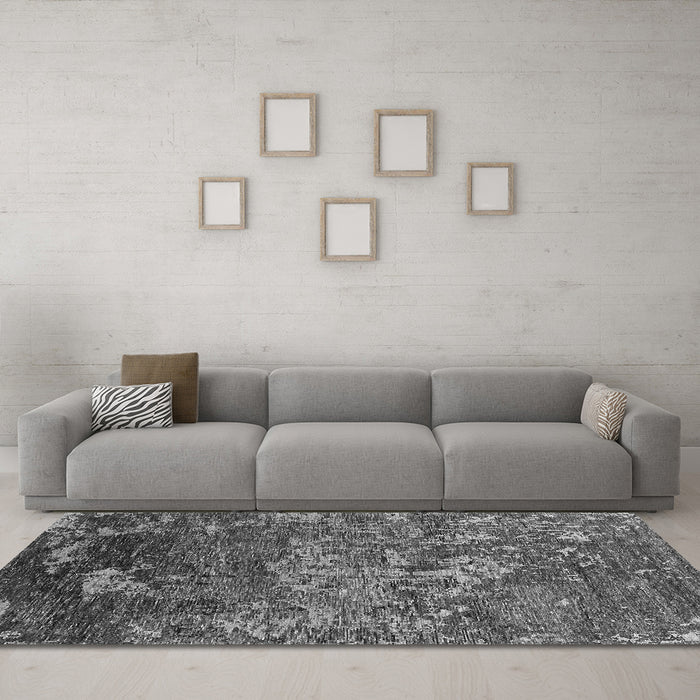 Machine Washable Oriental Gray Industrial Rug in a Living Room,, wshurb1399gry