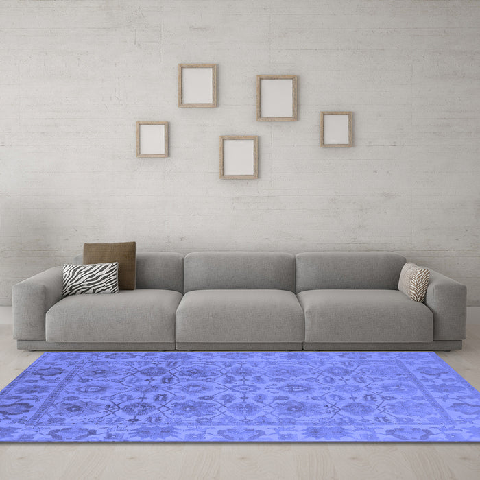 Machine Washable Oriental Blue Industrial Rug in a Living Room, wshurb1401blu