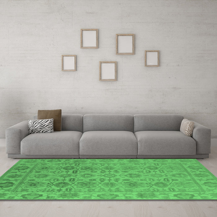 Machine Washable Oriental Emerald Green Industrial Area Rugs in a Living Room,, wshurb1401emgrn