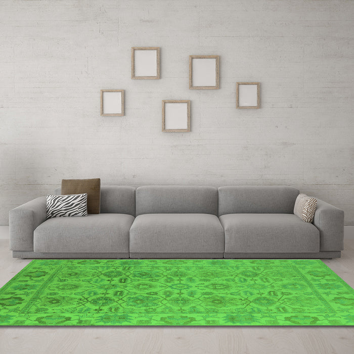 Machine Washable Oriental Green Industrial Area Rugs in a Living Room,, wshurb1401grn
