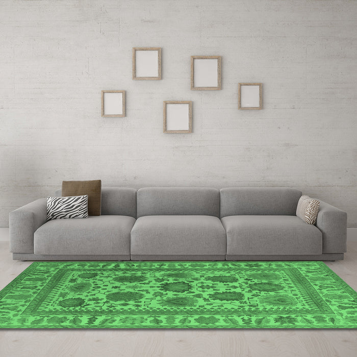Machine Washable Oriental Emerald Green Traditional Area Rugs in a Living Room,, wshurb1402emgrn