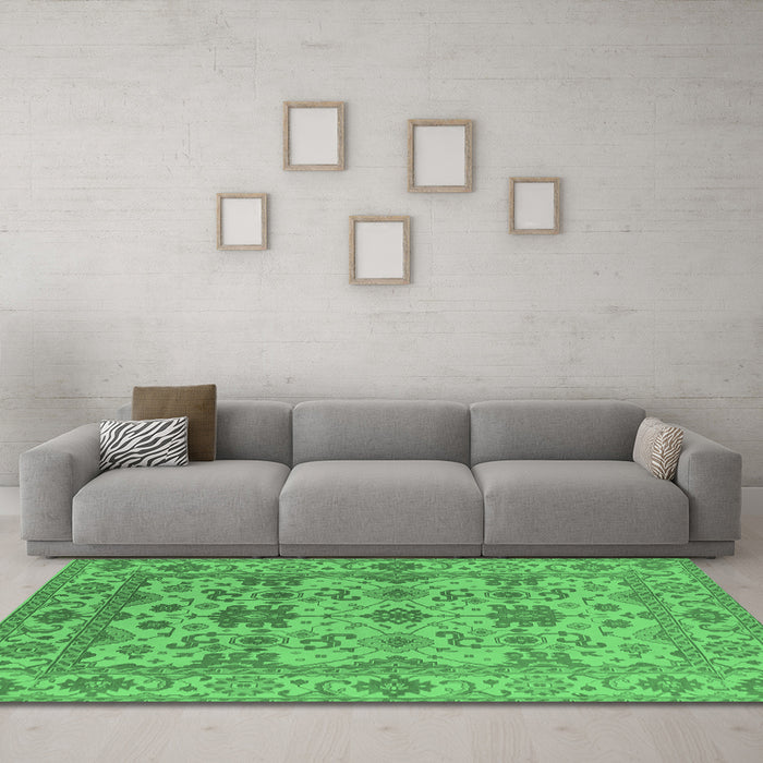 Machine Washable Oriental Emerald Green Traditional Area Rugs in a Living Room,, wshurb1406emgrn