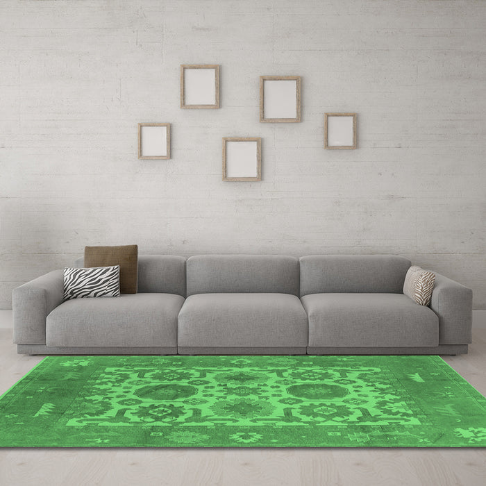Machine Washable Oriental Emerald Green Traditional Area Rugs in a Living Room,, wshurb1407emgrn