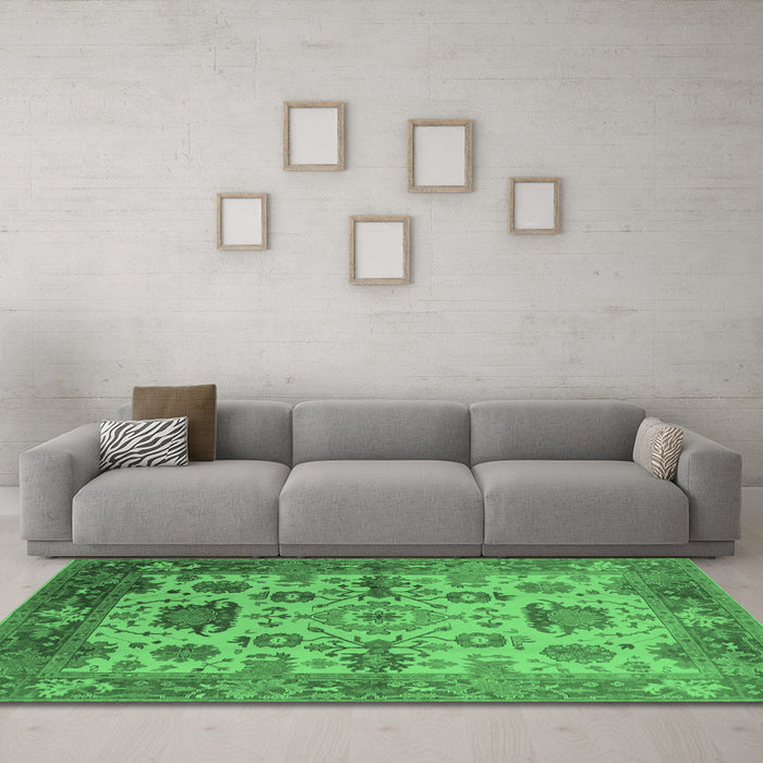 Machine Washable Oriental Emerald Green Traditional Area Rugs in a Living Room,, wshurb1408emgrn