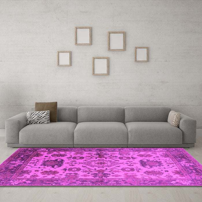 Machine Washable Oriental Pink Traditional Rug in a Living Room, wshurb1408pnk