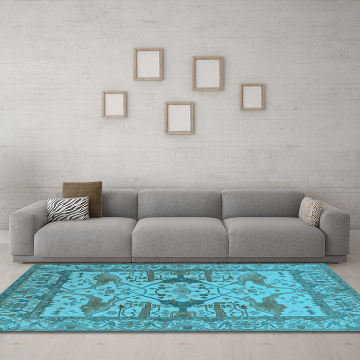 Machine Washable Oriental Light Blue Traditional Rug in a Living Room, wshurb1409lblu