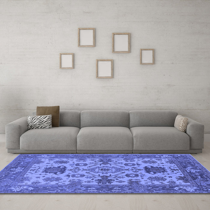 Machine Washable Oriental Blue Industrial Rug in a Living Room, wshurb1410blu