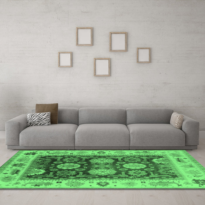 Machine Washable Oriental Emerald Green Traditional Area Rugs in a Living Room,, wshurb1411emgrn