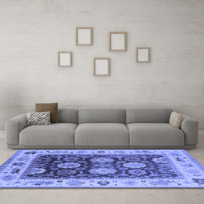 Machine Washable Oriental Blue Traditional Rug in a Living Room, wshurb1411blu