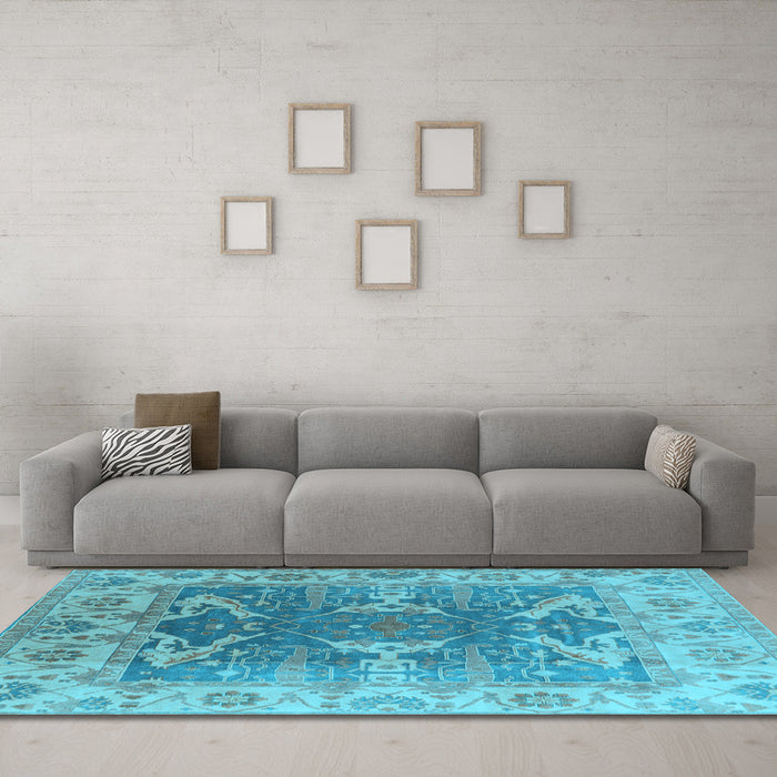 Machine Washable Oriental Light Blue Traditional Rug in a Living Room, wshurb1413lblu