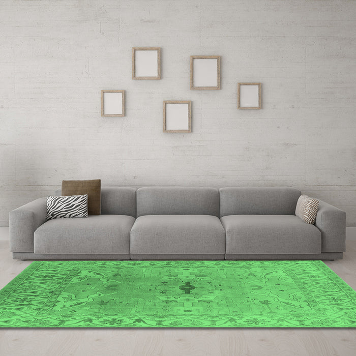 Machine Washable Oriental Emerald Green Traditional Area Rugs in a Living Room,, wshurb1415emgrn