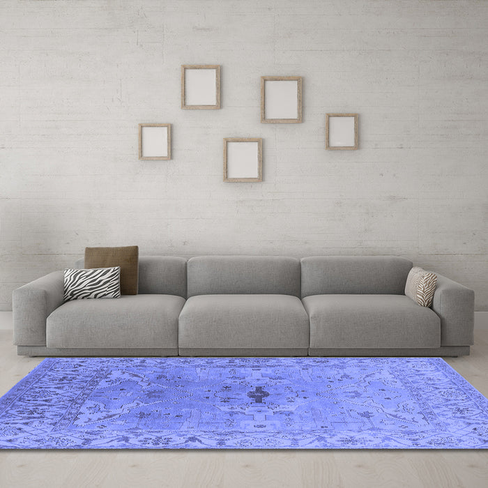 Machine Washable Oriental Blue Traditional Rug in a Living Room, wshurb1415blu