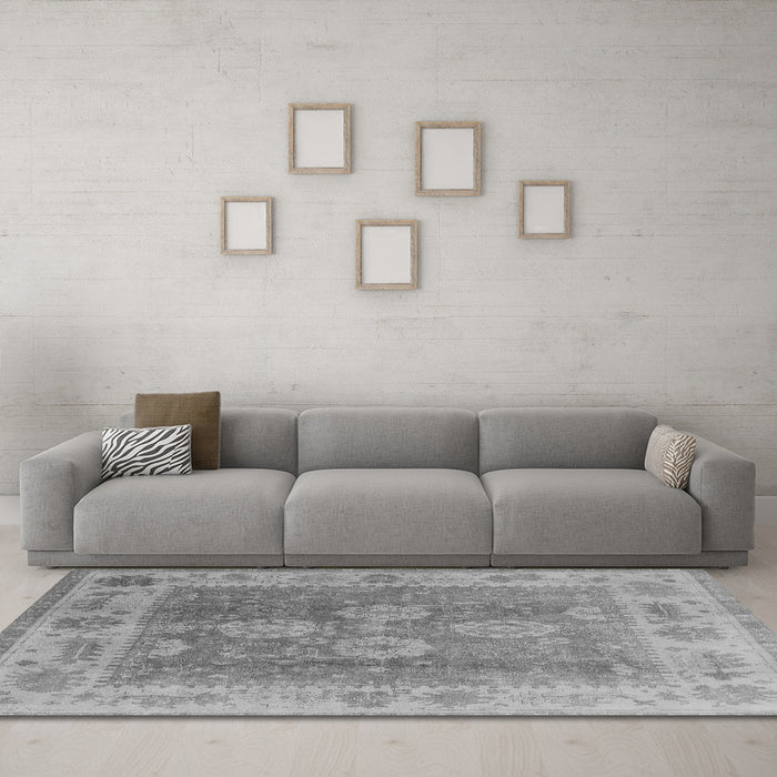 Machine Washable Oriental Gray Traditional Rug in a Living Room,, wshurb1416gry