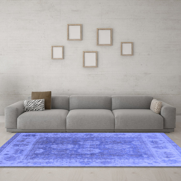 Machine Washable Oriental Blue Traditional Rug in a Living Room, wshurb1416blu
