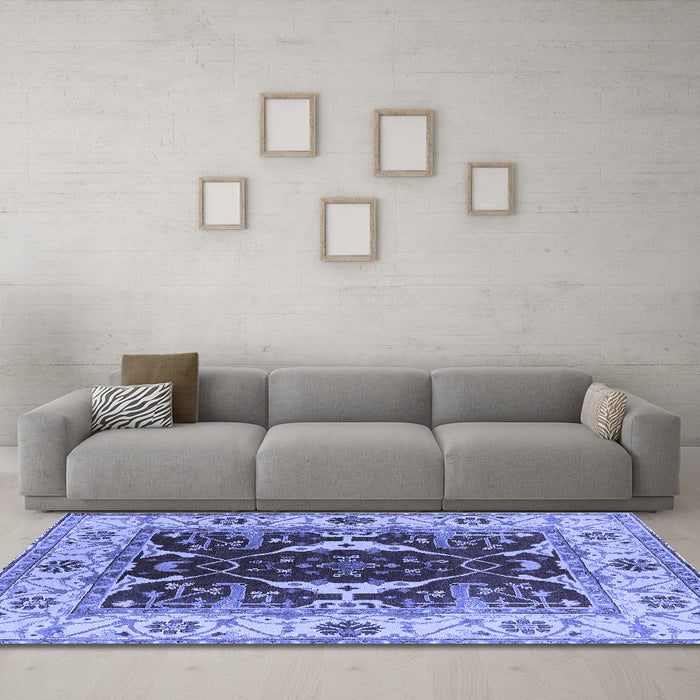 Machine Washable Oriental Blue Traditional Rug in a Living Room, wshurb1419blu