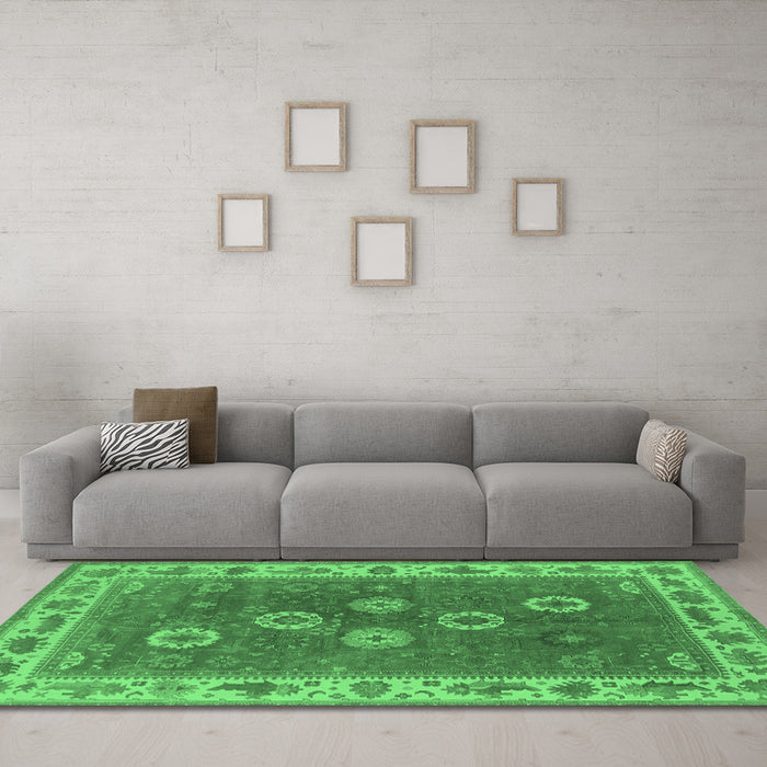 Machine Washable Oriental Emerald Green Traditional Area Rugs in a Living Room,, wshurb1420emgrn