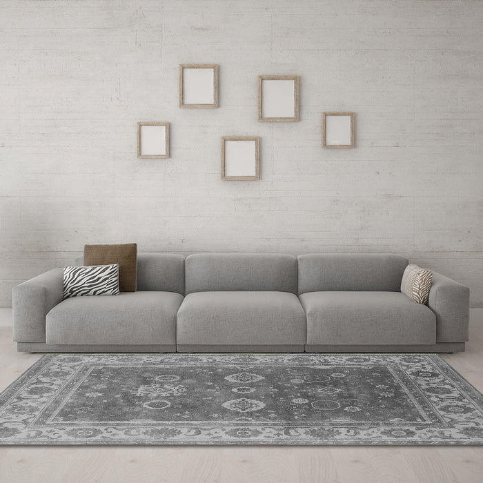 Machine Washable Oriental Gray Traditional Rug in a Living Room,, wshurb1421gry