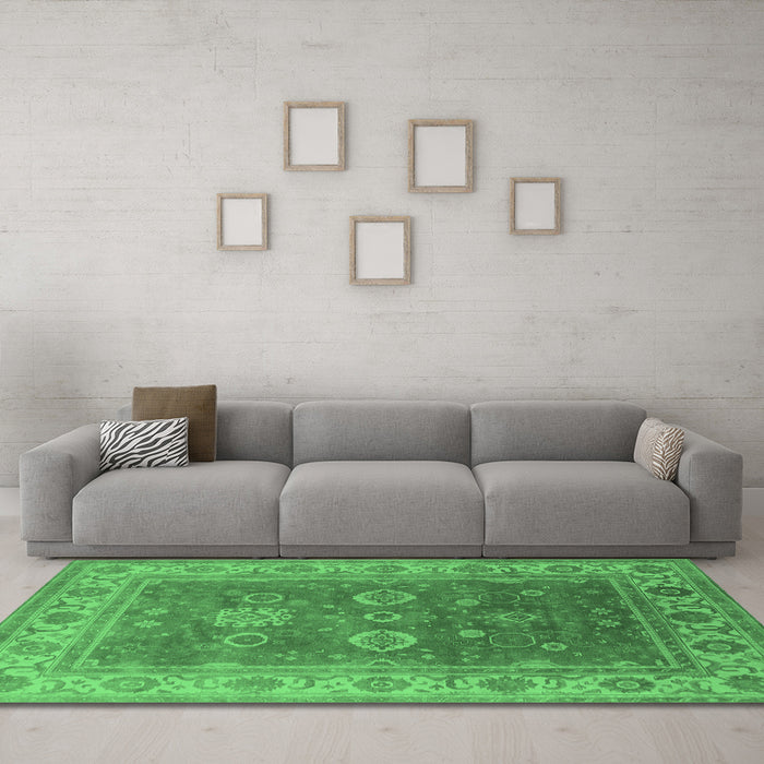 Machine Washable Oriental Emerald Green Traditional Area Rugs in a Living Room,, wshurb1421emgrn
