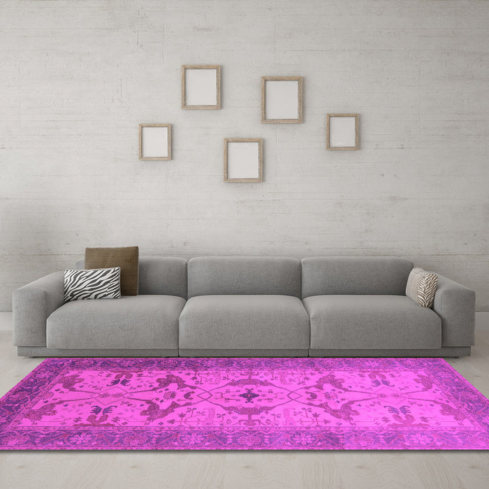 Machine Washable Oriental Pink Traditional Rug in a Living Room, wshurb1422pnk