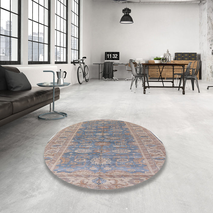 Round Mid-Century Modern Silver Pink Oriental Rug in a Office, urb1423